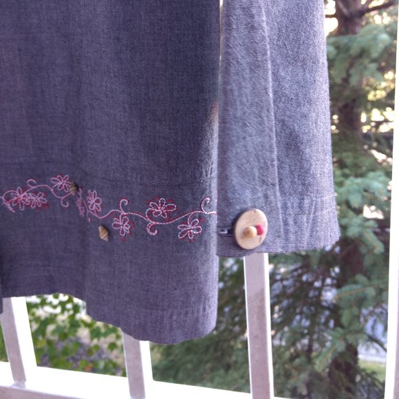 Button Up Top Blouse Embroidered - Picture 11 of 14